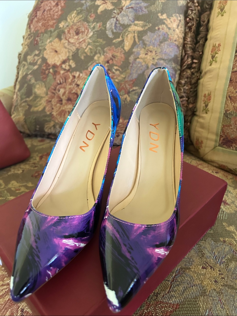 YDN Iridescent Blue-Purple Pointed Toe Heels